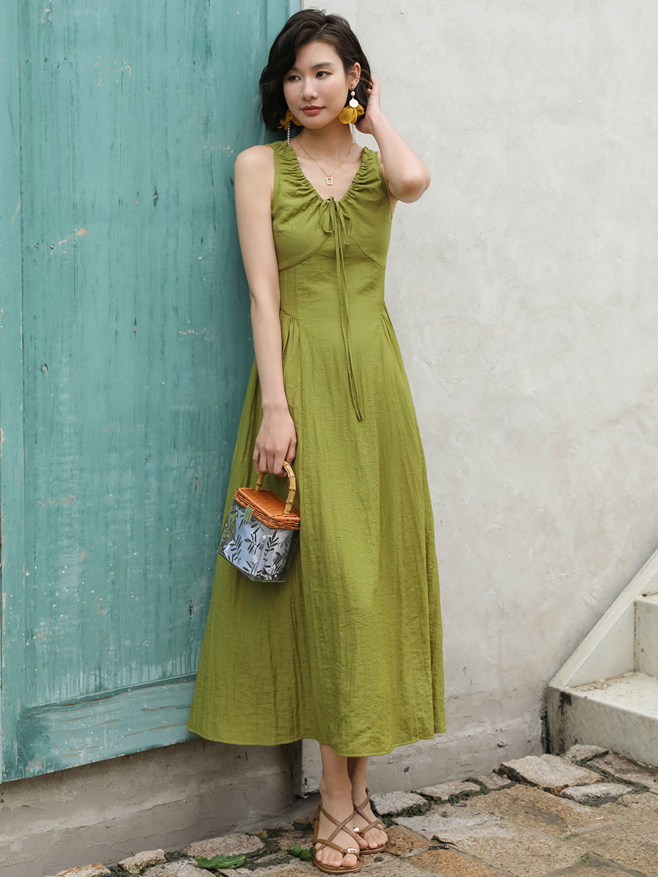 LS_Luxury sleeveless seaside dress