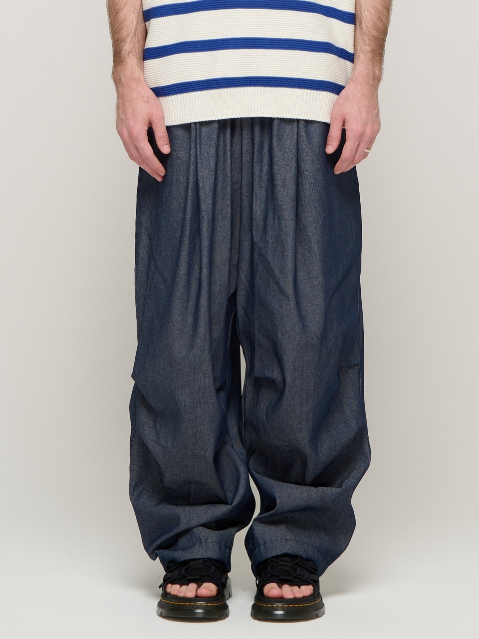 CB PARACHUTE WIDE BALLOON DENIM PANTS (BLUE)