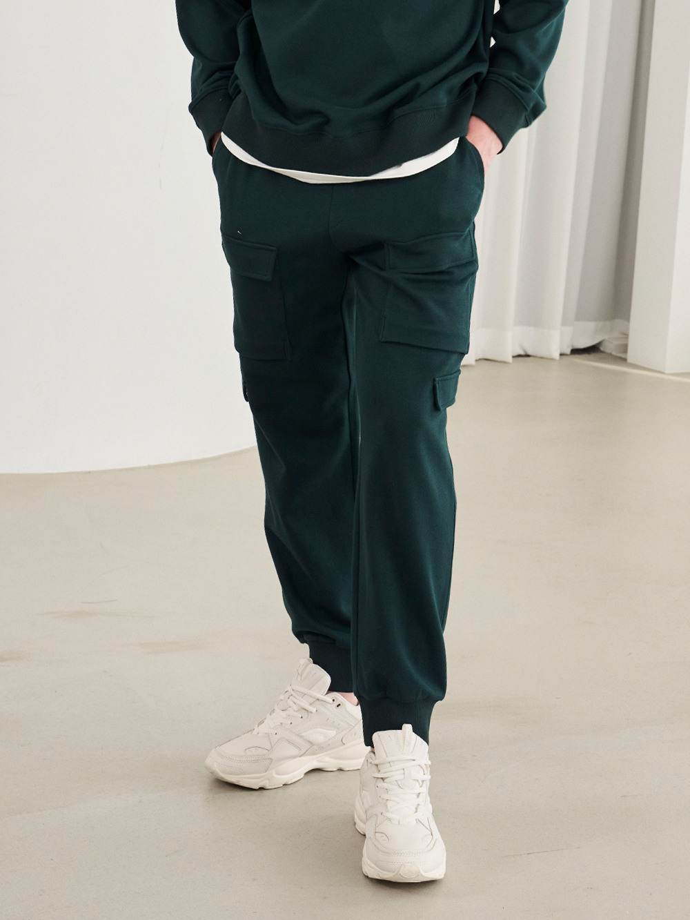 남녀공용 이일곰 카고 조거핏 스웨트팬츠 틸 그린