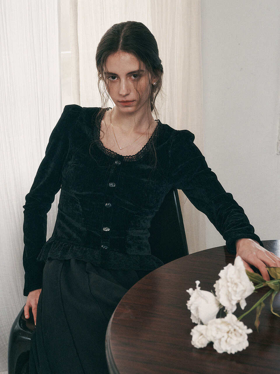 Proud Mary PM_Velvet lace long sleeves top_BLACK| 굿 셀렉션, 굿 서비스 굿웨어몰
