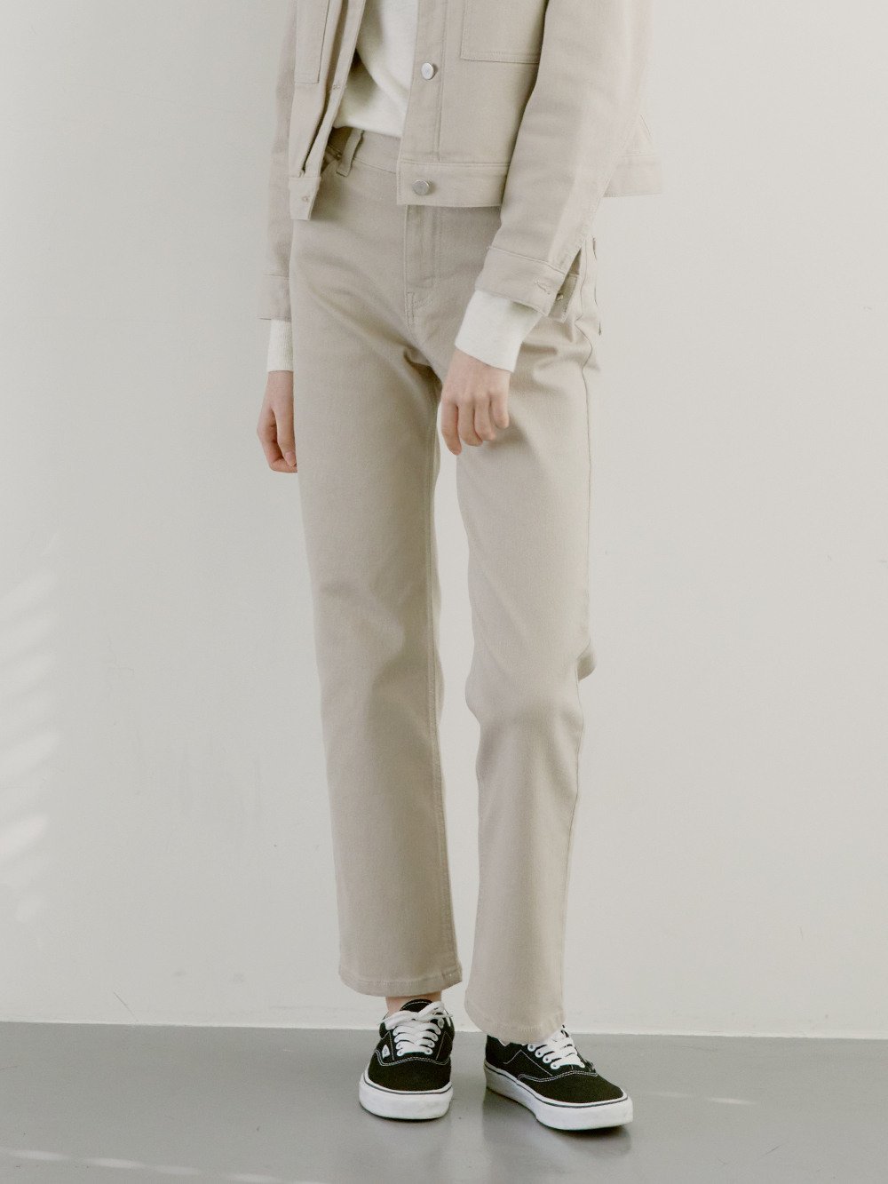여성 스트레이트 논페이드 데님 팬츠_베이지