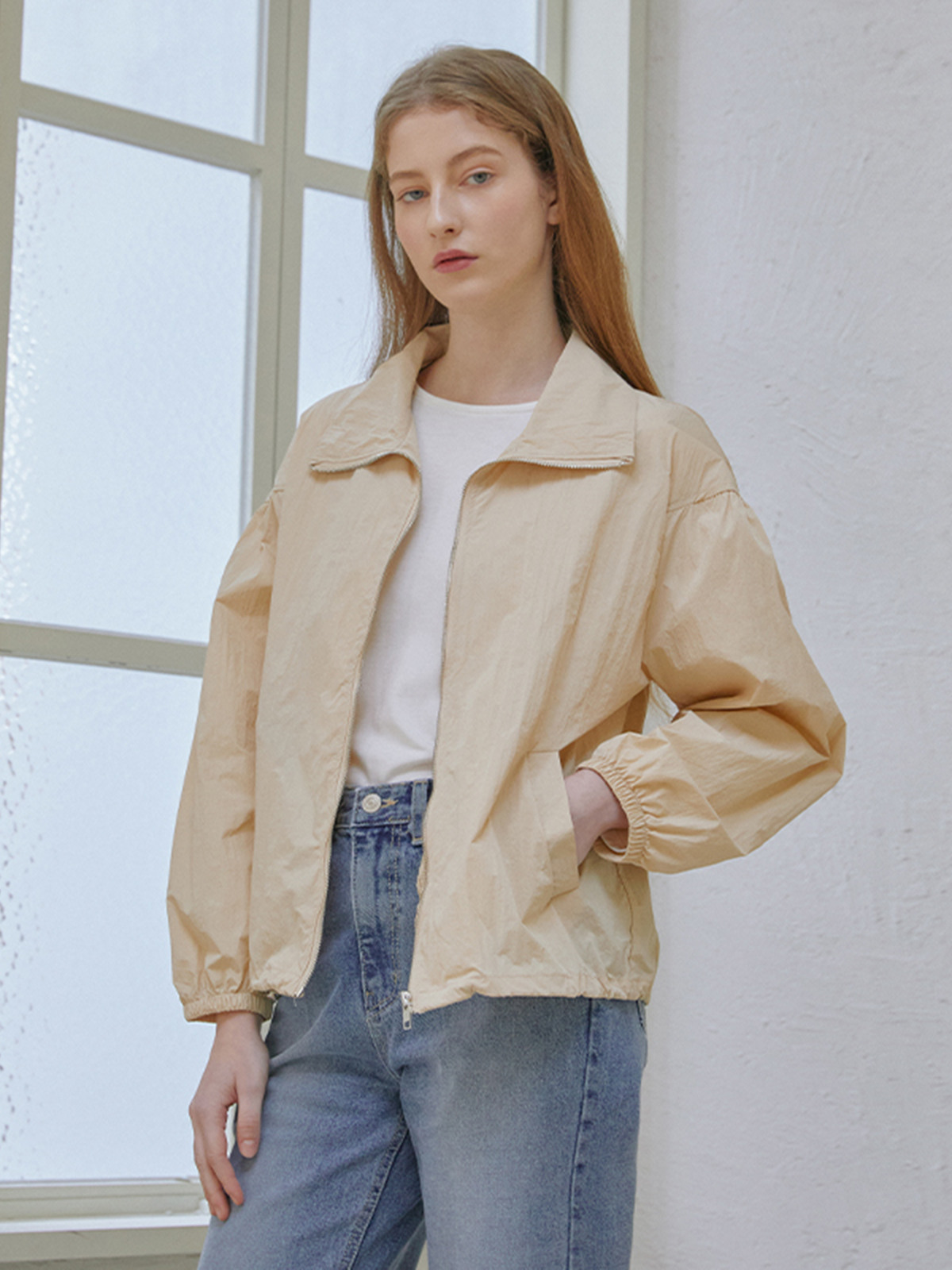 스탠 칼라 윈드브레이커 점퍼