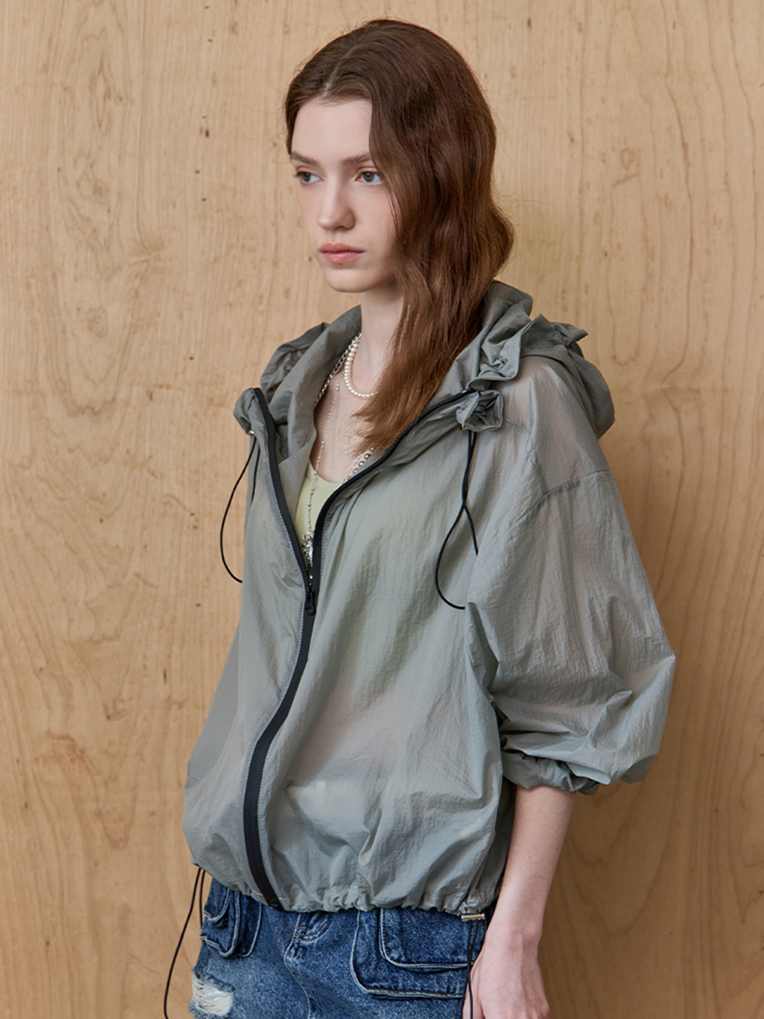 라이트 셔링 후드 스트링 윈드 점퍼