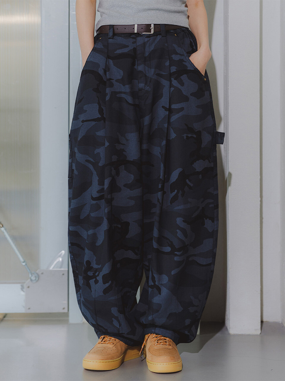 DELUXE 카모플라쥬 벌룬핏 하프 밴딩 팬츠 2color DLX2923