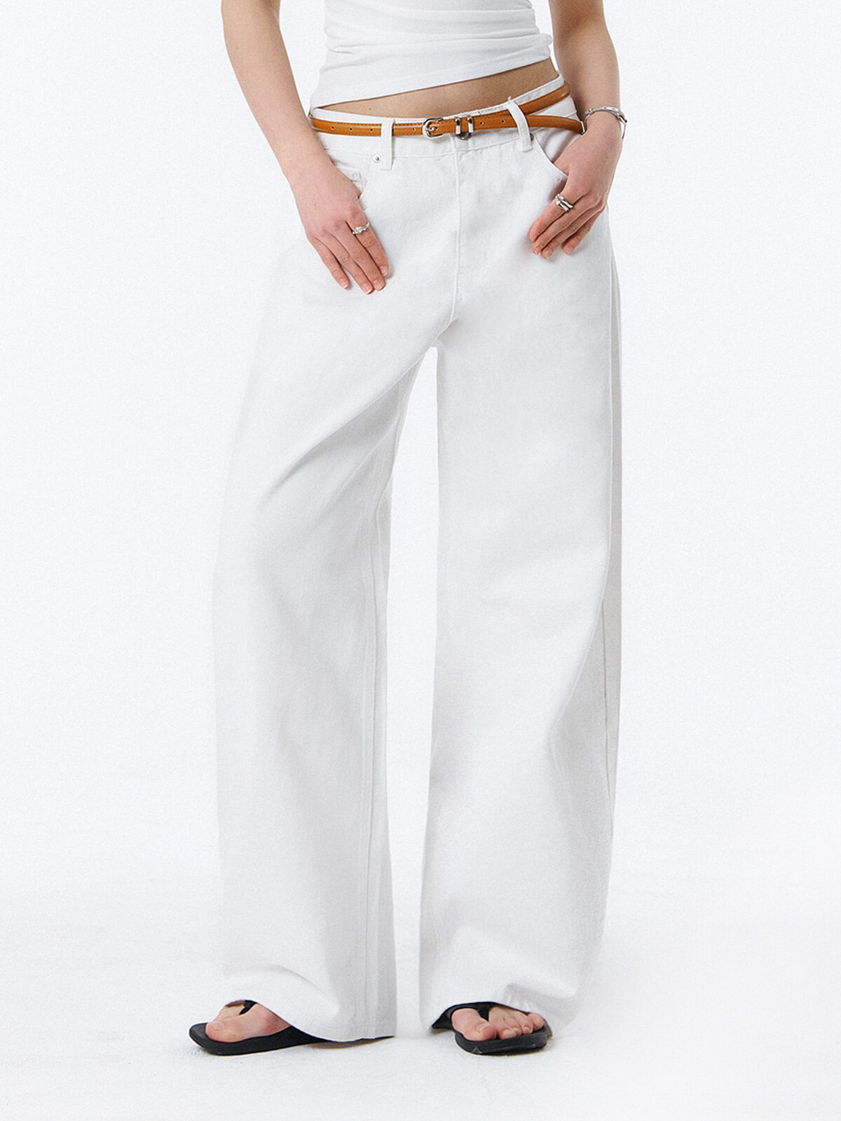 BTB : COMFY JEANS SOFT WHITE