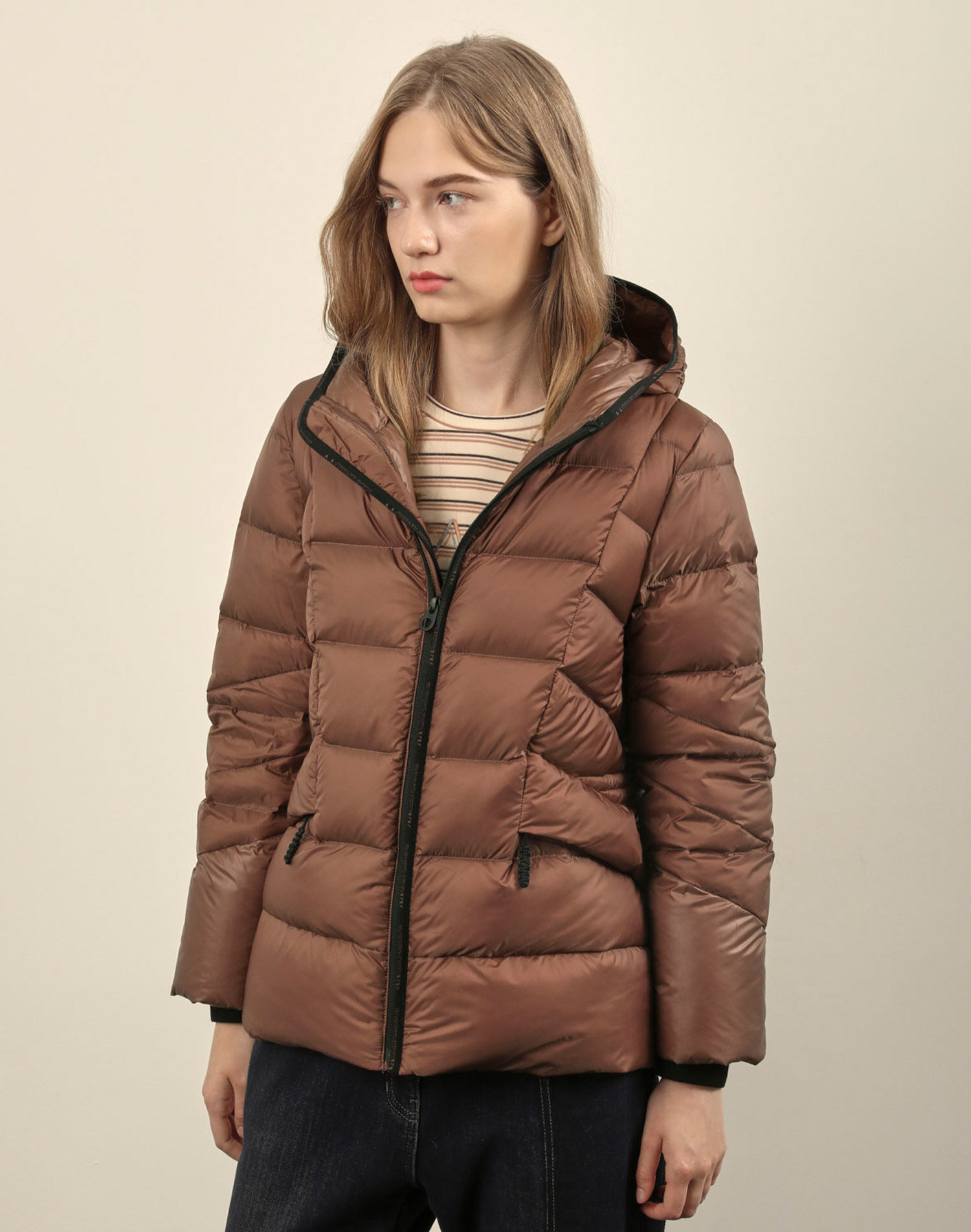 레터링 테이프 다운점퍼_VVCKD4W9371