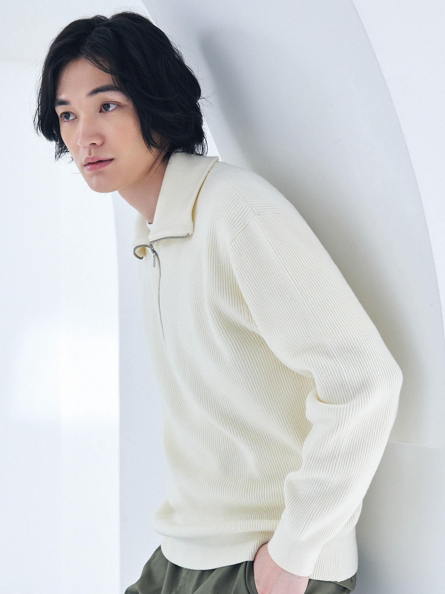 남성) 하프집업 스웨터