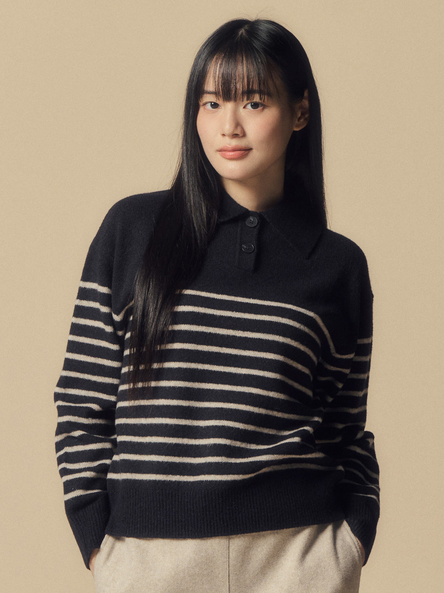 여성) 커스터드얀 카라넥 스웨터