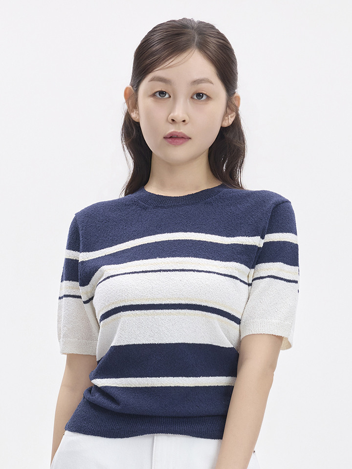 여성) 부클 크루넥 스웨터