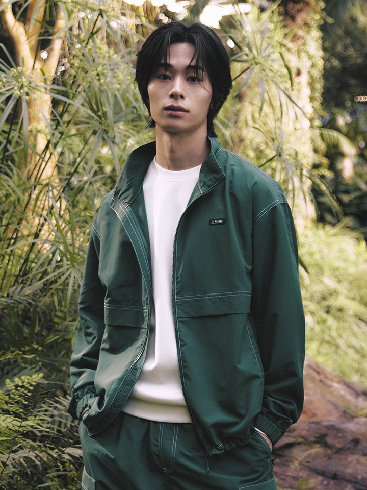 남성) 경량 하이넥 스티치 바람막이