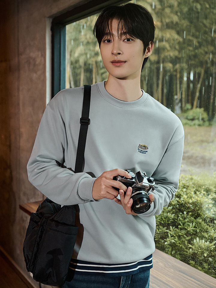 남성) 랜드마크 스몰 와펜 맨투맨